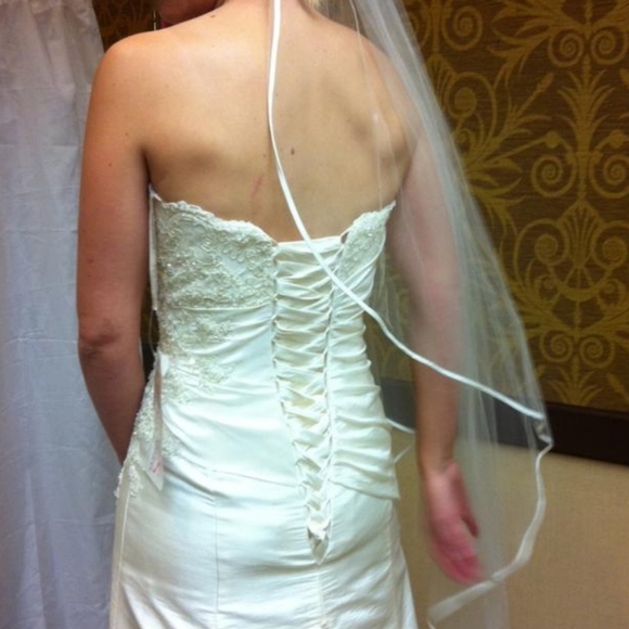 Maggie Sottero Ivory Wedding Dress J1152 size 6 - Picture 6 of 16